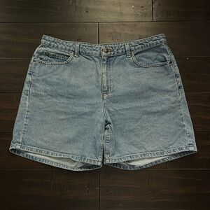 Vintage Liz Claiborne Classic Cotton Mid Rise Light Wash Jean Shorts
